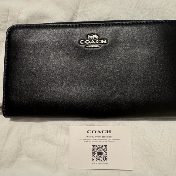 Coach Handbags - Coach Black Leather Zip-Around Wallet